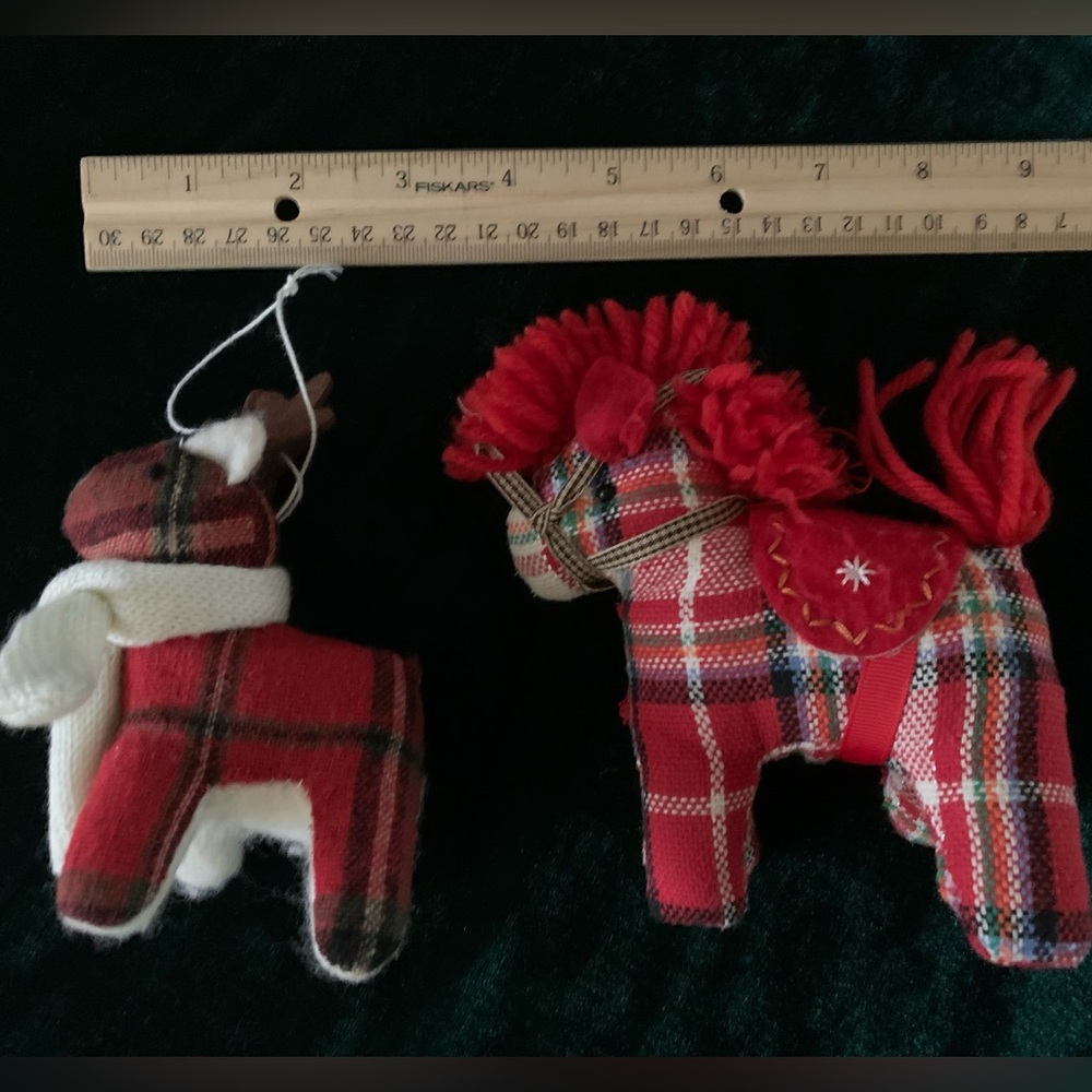 Red Plaid Plush Ornaments (Reindeer and Dala Horse / Pony) - Picture 3 of 5